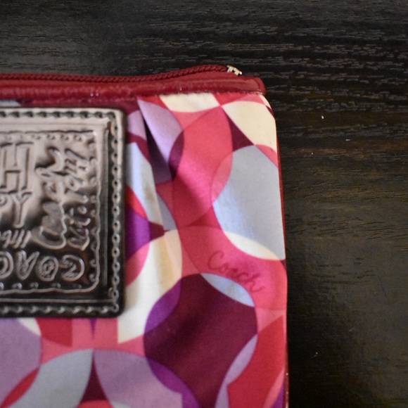 Coach Poppy Wristlet - Picture 3 of 5